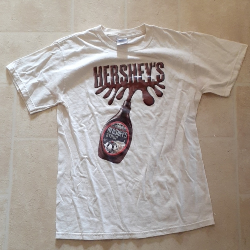 Hershey's tan graphic tee